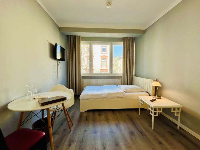 Single studio in Westend Frankfurt near old opera, Frankfurt Amsterdam Apartments for Rent