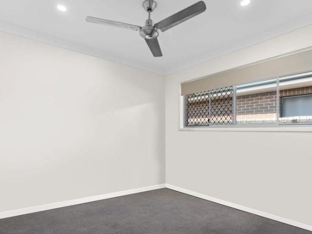 Single Storey Four Bedroom close to playground & park
