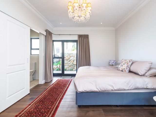 Single storey house to rent in Simons Town