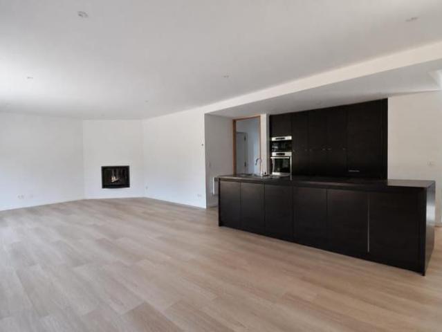 Single storey house with 3 bedrooms, office and outbuilding