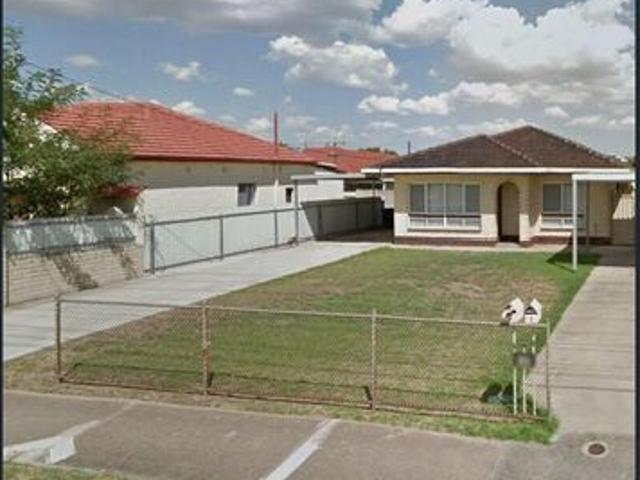 Single Storey Unit in Small Group of 2 Includes Gardener