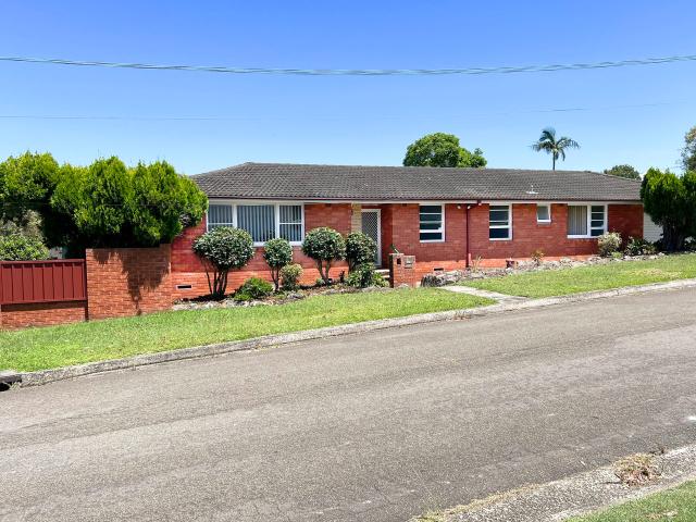 SINGLE STORY HOME IN QUIET NEIGHBOURHOOD