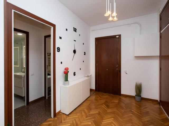 Single room with private bathroom and cleaning service included in 4 bedded apt