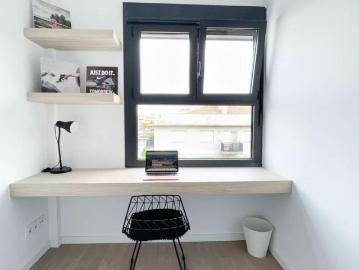 Single room with private bathroom and kitchenette, Salamanca