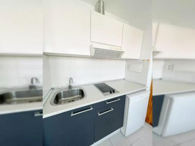 Single room with private bathroom and private kitchen, Zaragoza