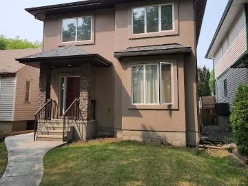 Queen Alexandra, Edmonton, Alberta - Parking