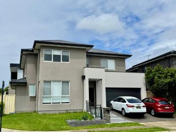 Single Room For Rent In A Luxurious 5 Bedroom Shared House in Tallawong