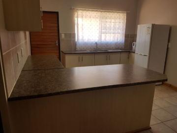 Single Rooms Available in Student House, Bloemfontein. Code 162