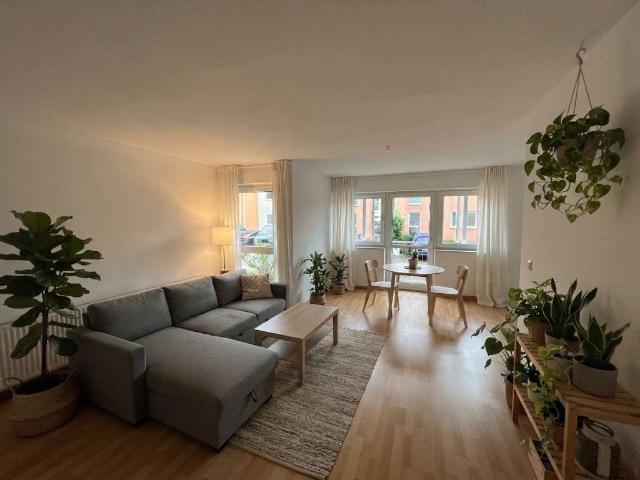 Single Wohnung mit Balkon, Einbauküche & Stellplatz