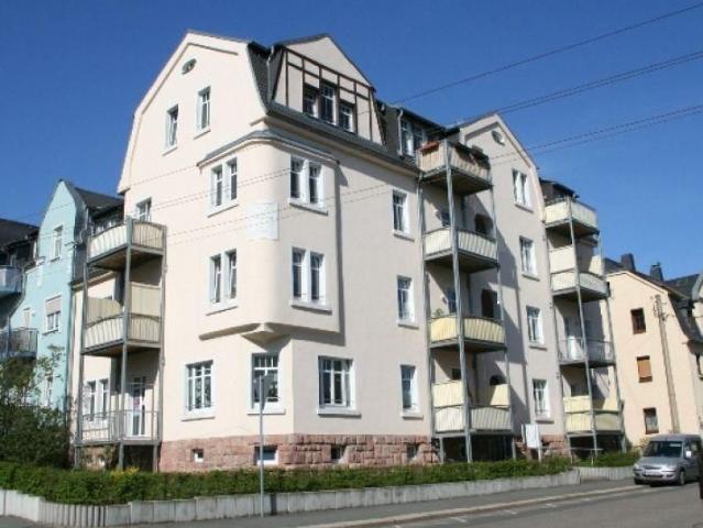 Single Wohnung mit Einbauküche und Balkon !