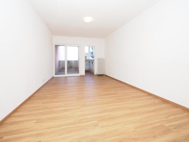 Single Wohnung mit Loggia