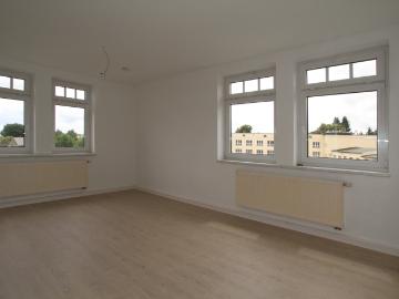 Single WE mit Laminat, Dusche und Wanne – ID 3322