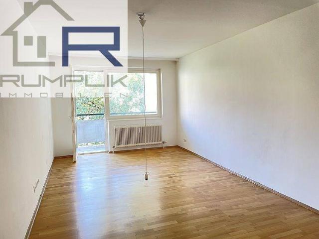 Singlehit in Citynähe Schön sanierte Balkonwohnung in wunderschönen großen grünen Innenhof