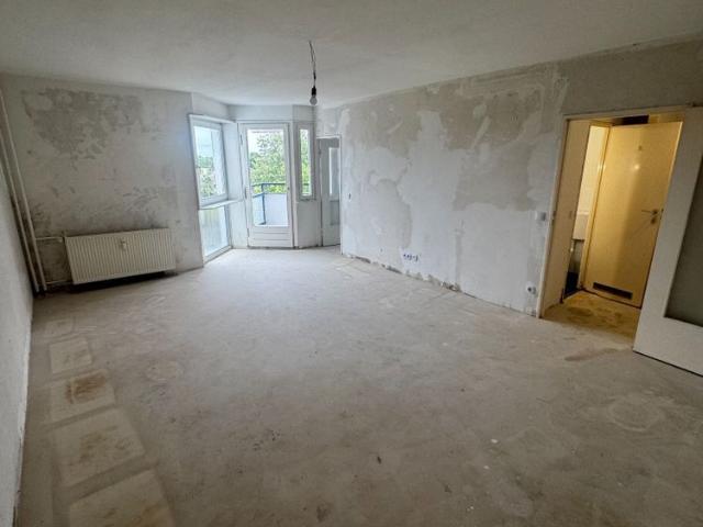 Singles mit Handwerksgeschick aufgepasst: 1 Zimmer Wohnung mit Balkon