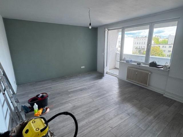 Singles aufgepasst – 1 Zimmer Wohnung direkt am U Bahnhof Kleistpark!