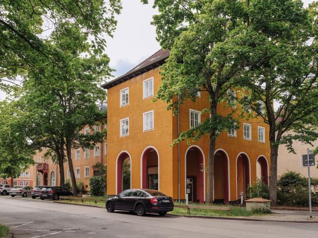 Singles aufgepasst! Zentrale 2 Zimmer Wohnung sucht einen Nachmieter / DG rechts