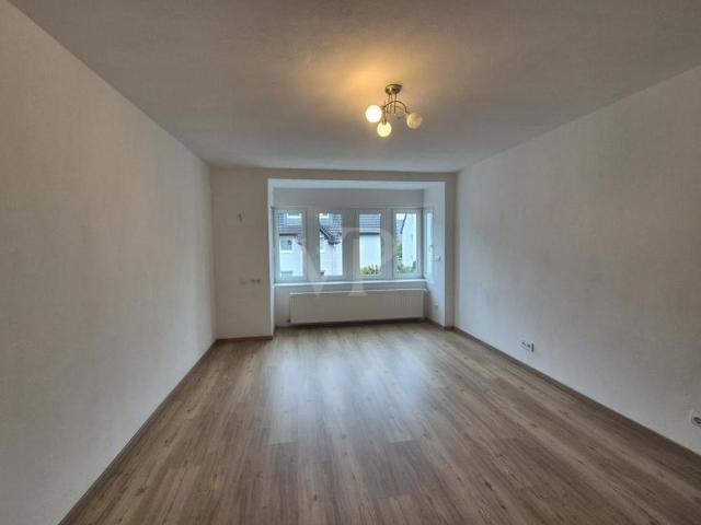 Singles und Paare aufgepasst! Renovierte Erdgeschosswohnung in zentraler und ruhiger Lage