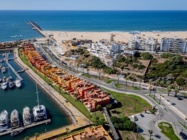 Singular T2 Duplex na primeira linha na Praia da Rocha