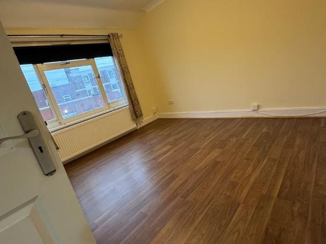 Sinnot Road E17, 1 bed flat to rent, £1,500 pcm | PrimeLocation
