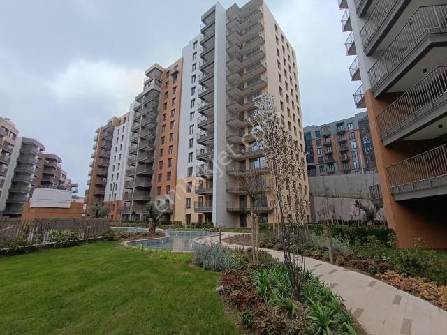 Sinpaş Koru Aura'da Kapalı Balkonlu Peyzaj Manzaralı Kiralık 2+1