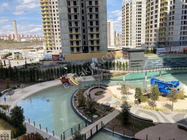 Sinpaş Marina'da Balkonlu Göl Manzaralı 1.5+1 Lüks Eşyalı