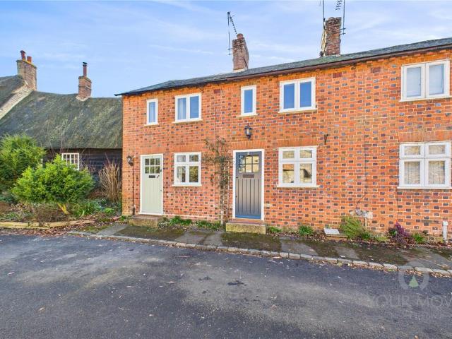 Sion Terrace, Tingewick MK18 1 bed terraced house to rent £1,200 pcm £277 pw