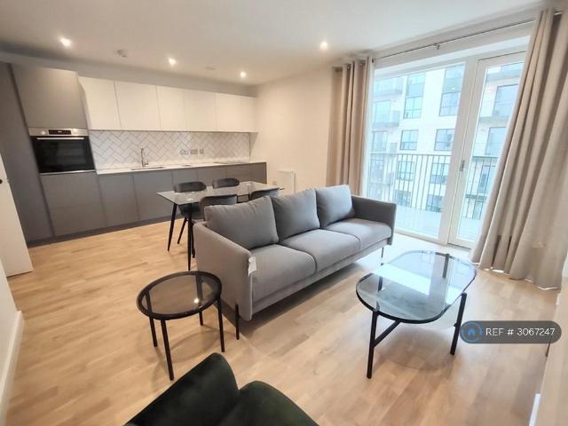 Sibley House, Southall, UB1 1 bed flat to rent £1,750 pcm £404 pw