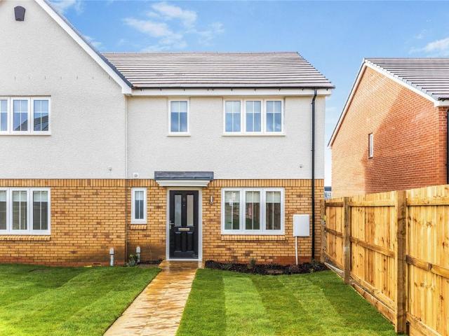 Sickle Drive, Wellingborough. 3 bed semi detached house to rent £1,525 pcm £352 pw