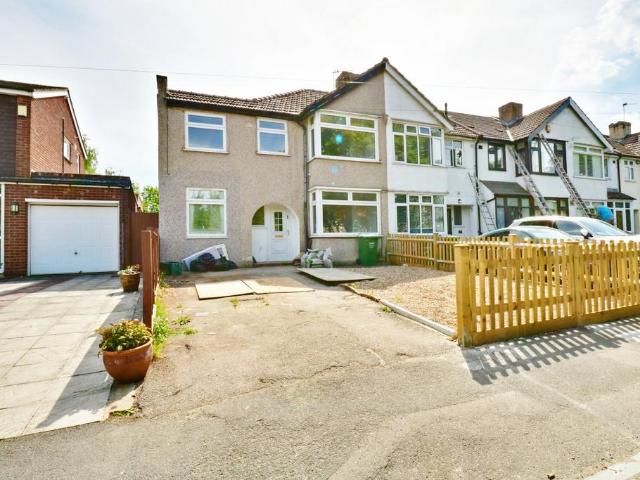 Sidcup, Kent DA15 4 bed semi detached house to rent £2,600 pcm £600 pw