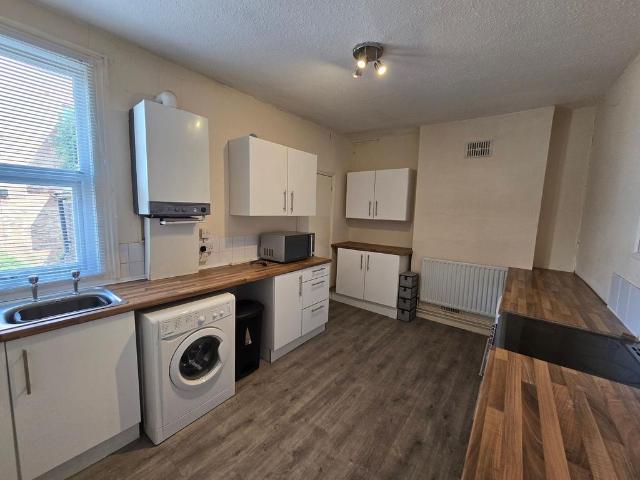 Sidcup High Street, Sidcup, DA14 2 bed flat to rent £1,500 pcm £346 pw