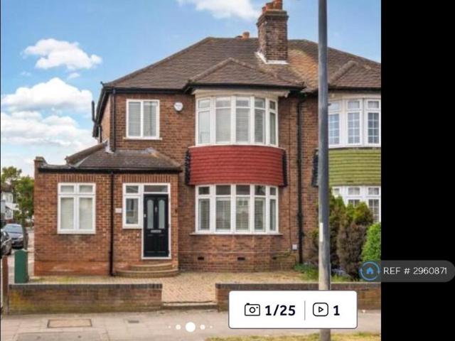 Sidcup Road, London, SE9 3 bed semi detached house to rent £2,600 pcm £600 pw