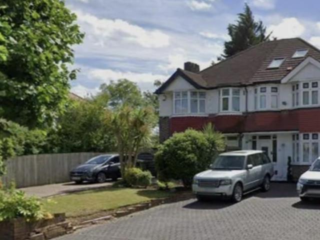 Sidcup Road, London, SE9 5 bed semi detached house to rent £2,900 pcm £669 pw