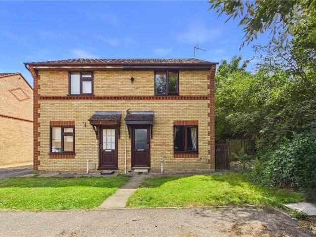 Siddons Close, Peterborough PE8 2 bed semi detached house to rent £900 pcm £208 pw