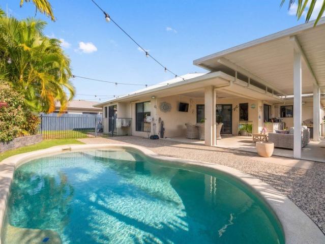 SIDE ACCCESS, 13.2kw SOLAR, POOL, 600M2, 5 BEDROOMS
