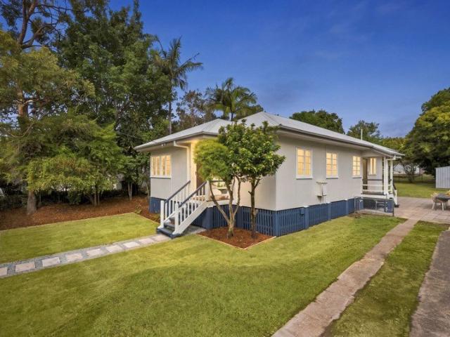 Charming Home with Side Access, Close to Transport
