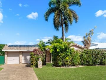 Side access, Pool and Solar!