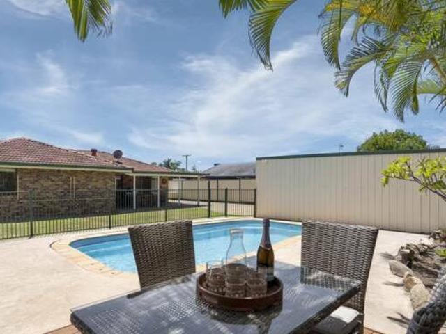SIDE ACCESS POOL SHED WALK TO GOLF