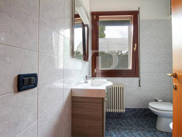 Side by side villa 10 min to Ederle and Del Din