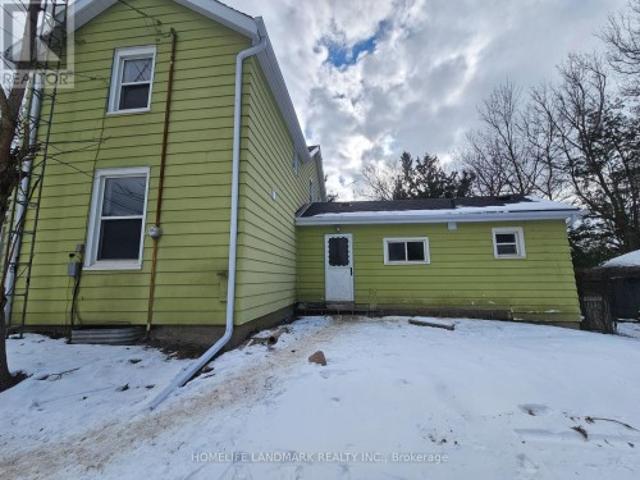 Side Unit Facing North 18852 Leslie Street, East Gwillimbury, ON, L0G 1V0 house for lease | Listing ID N13761 | Royal LePage