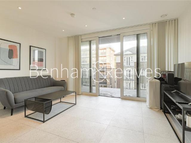 Sidney Street, London, E1 1 bed apartment to rent £2,600 pcm £600 pw