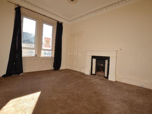 Sidney Street, Saltcoats, North. 2 bed flat to rent £600 pcm £138 pw