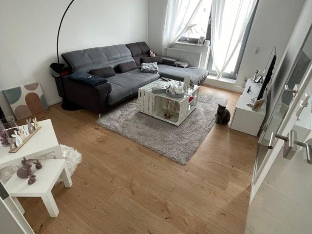 Sie suchen eine schöne gemütliche neue Wohnung mit einem großem Balkon? Dann habe ich das Richtige!