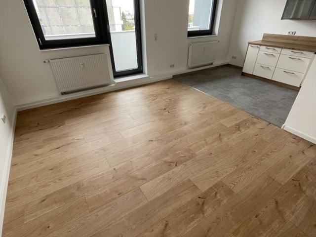 Sie suchen eine schöne gemütliche neue Wohnung mit einem großem Balkon? Dann habe ich das Richtige!