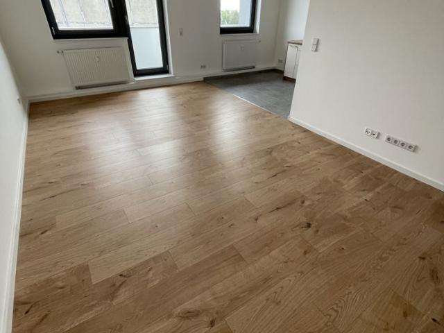 Sie suchen eine schöne gemütliche neue Wohnung mit einem großem Balkon? Dann habe ich das Richtige!