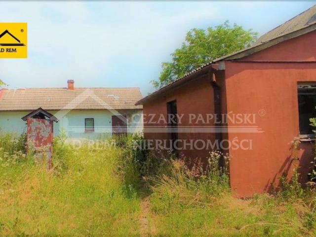 Siedlisko 80 m² z budynkami i dużą działką 0,7 ha