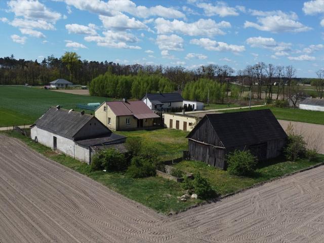 Siedlisko 80 m² z zabudowaniami i dużą działką