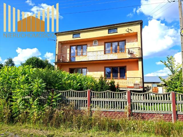 Siedlisko z domem 132 m² na działce 8000 m² blisko Jakubowa