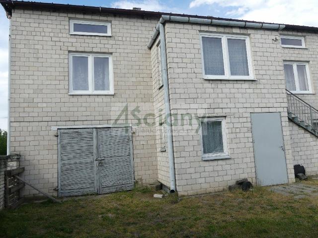 Siedlisko z domem 200 m2, 4 budynkami, garaż do remontu