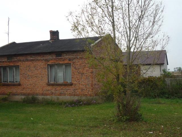 Siedlisko z domem do remontu i garażami, 3000 m² zapraszam