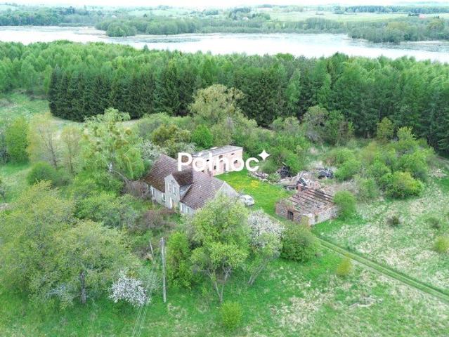 Siedlisko z dostępem do Jeziora Ostrowiec 160 m², potencjał inwestycyjny